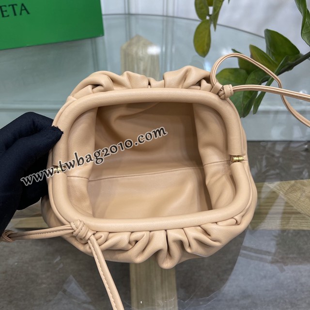 Bottega veneta高端女包 98057 寶緹嘉小號手拿肩背包 BV經典款pouch雲朵包  gxz1128
